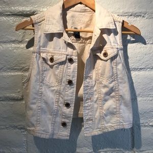 Madewell Cream Denim Vest!